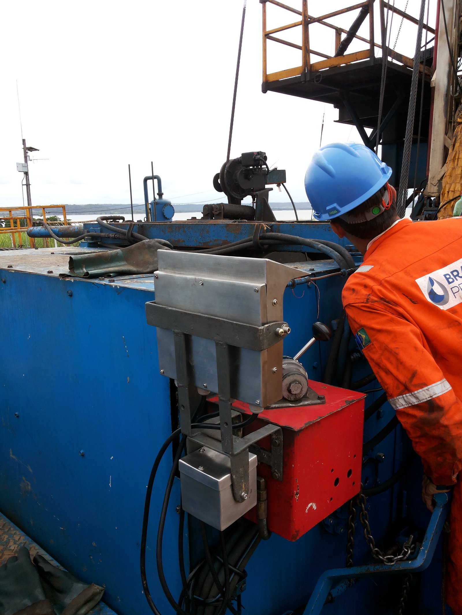 SENNZE system in use during a field operation.