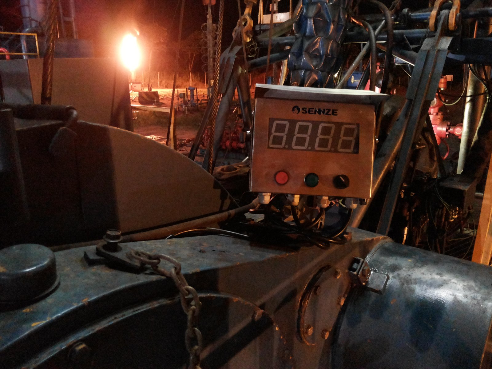 Local display of information in a field operation.